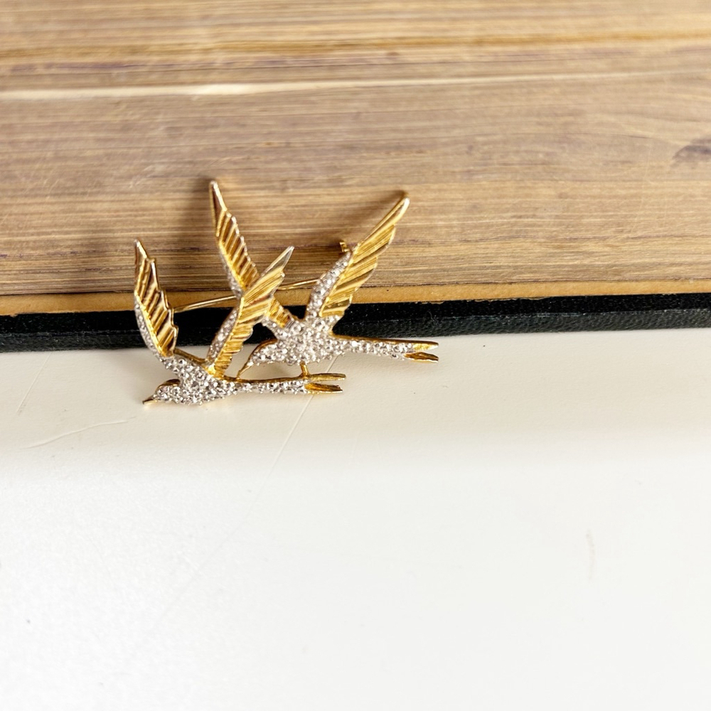 Vintage Michelle Lynn Flying Swallows Bird Brooch Gold & Silver Toned Brooch